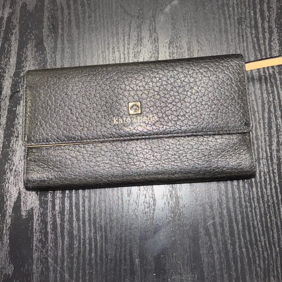 Kate Spade Black Southport Avenue Sandra Leather Wallet - Picture 3 of 15
